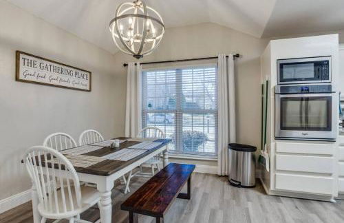 Family-Friendly Fun, Pool, Game Room, DFW Airport - Photo 14