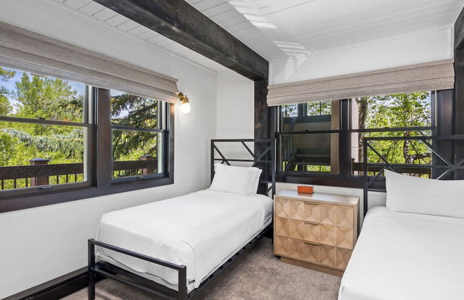 Top of the Village - Foto 77