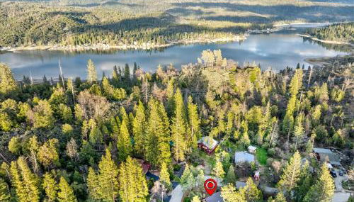 Bass Lake Chalet- A frame with hot tub/firepit - Foto 5