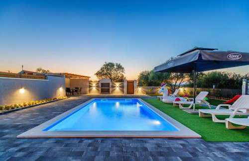 Countryside holiday home - pool - big terrace - Foto 13