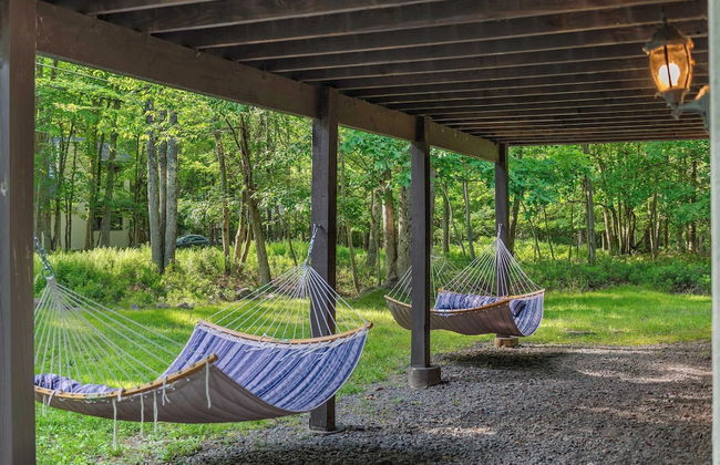 Alpine Serenity by Avantstay Beach + Lake Access Theater, Deck, Playroom - Foto 50