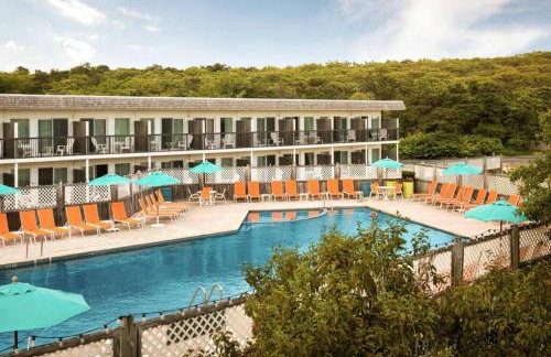 P-Town 2br Beach Beauty on the Bay. Water View! - Foto 10