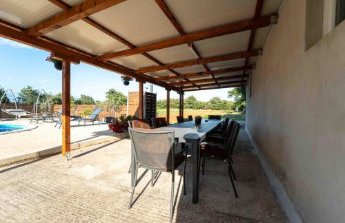Holiday home “MARKO” with heated pool! - Photo 11