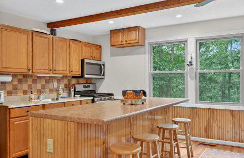 20 acres w Private Pavilion, Fireplace & Fire Pit - Foto 17