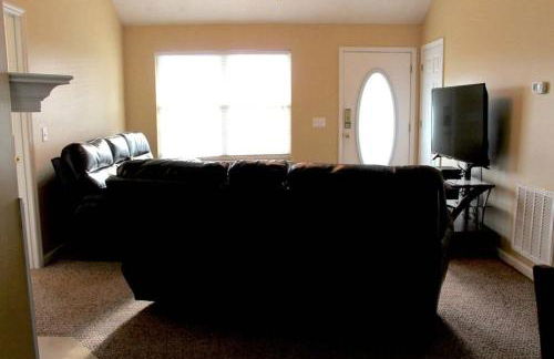 20 mins to Nashville, fenced yard included - Photo 7