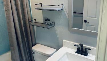 TeePee Room 7- Newly Renovated - Photo 3