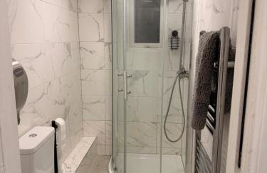 Mara Boutique Solihull - Photo 8