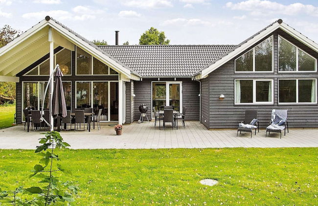 18 Person Holiday Home in Hojby - Photo 1