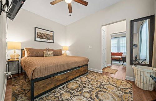 Mountain Bungalow-Walk to Downtown/Biker's Dream! - Foto 11