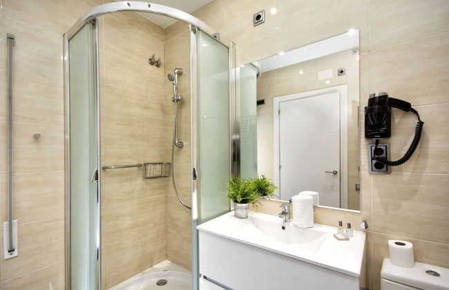 Mercedes Heritage Barcelona Apartments - Photo 37