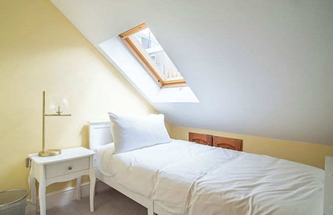 Luxurious Sheffield Villa With Stunning Views - Photo 2