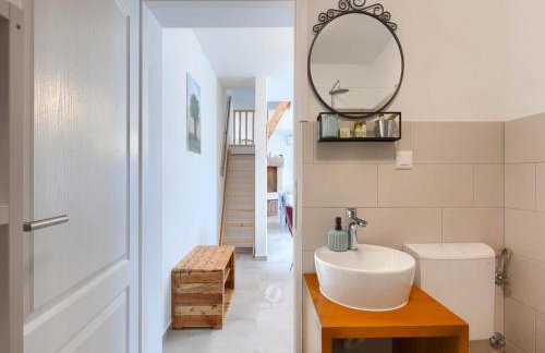 Adorable Home With Private Garden and Bubble Bath - Foto 40