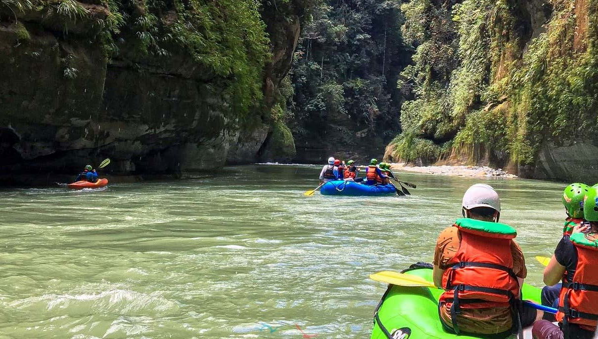 Rafting in the Canyon of the Güejar River