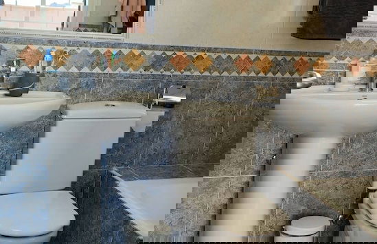 Charming Three Bedrooms Apartment With Seaview - Photo 14