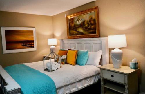 Massive lakefront home with HOT TUB - Foto 74