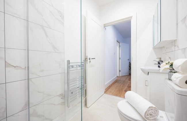 Stylish Block Of Apartments By AV Stays Croydon - Photo 3