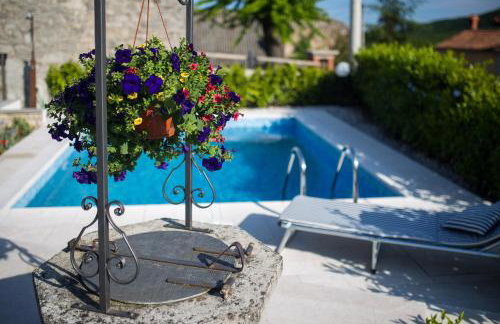 Captain's Villa with Swimming Pool - Photo 15