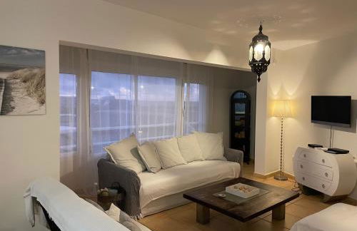 MY OCEAN HOME !!! Breathtaking location, Steps to the ocean, Spacious sea view, Fully Equipped and Well-Furnished with Private Entrance and High-Speed Fiber Optic Internet - Photo 50