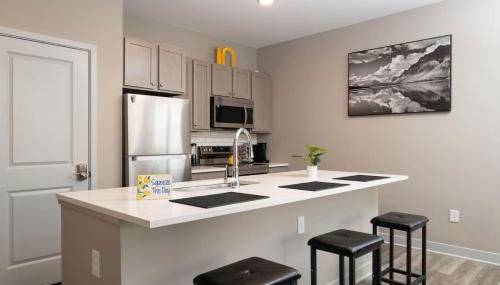 Cozy 2BR Sunset Haven - Foto 2, stove