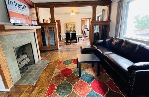 Penn House - Beautiful 3 Bedroom Apartment - Photo 1