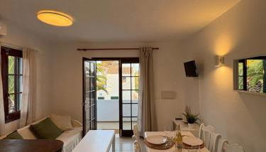 Apartamento en la playa con piscina - Foto 2