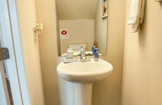 Modern 3Bedroom Duplex with Kitchen, WiFi and Free Parking Kannapolis - Photo 40