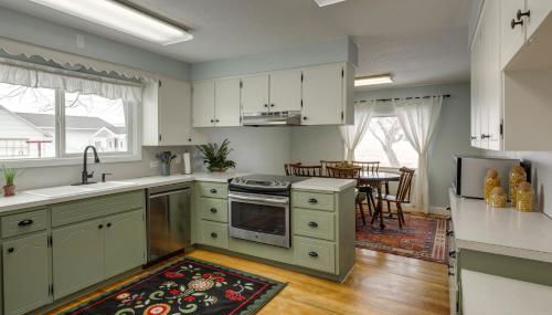 Burley Home with Playground - 1 Mi to Golf Course! - Foto 4