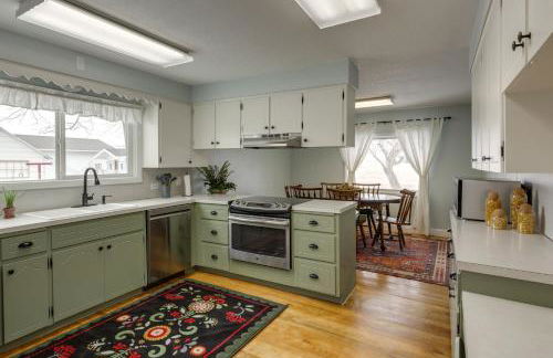 Burley Home with Playground - 1 Mi to Golf Course! - Foto 4