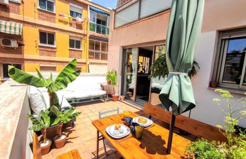 Manuela Nogales Apartments! - Photo 2