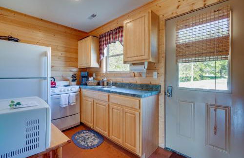 Lakefront Vacation Rental with Patio and Grill! - Foto 9