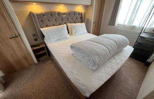 L60, Two bedroom caravan - California Cliffs, Parkdean Resort, Scratby - Sleeps 6, bed linen, towels plus Wi-Fi included - Sorry no pets - Foto 2