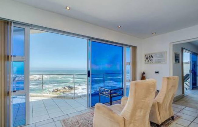 Immaculate Penthouse w Views Splash Pool CBT Penthouse - Photo 11