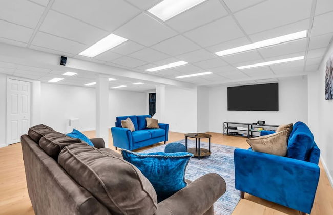 Fall Family Oasis Fireplace Theater and Games - Foto 1