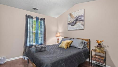 Spectacular Quiet Townhome with Modern Comfort - Foto 2