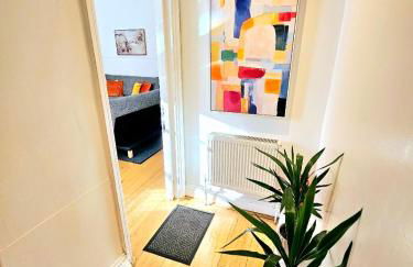 Spacious & Cosy 2 Bedroom Home plus 2 Sofa-beds with Private Entrance and Back Patio, 3 min walk to Earl's Court Station - Photo 36