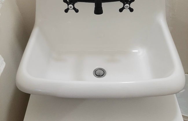 The New Star Motel with Studio-Kitchens: 1950s Extended-Stay Lodging and Retreat Center - Photo 63