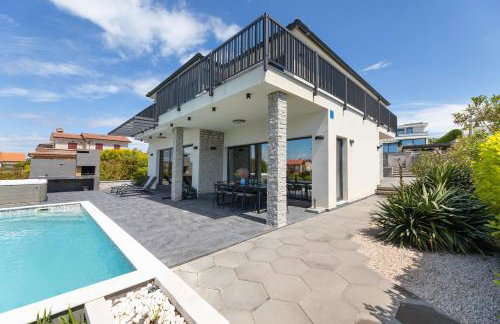 Villa Niko with heated pool, sauna and jacuzzi - Photo 79