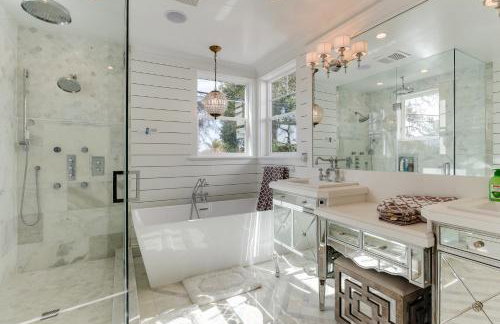 Beautiful 2 Story Right by the Water, Ocean View - Foto 28