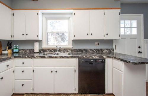 NEW Charming Home in the Heart of North Fargo - Foto 39