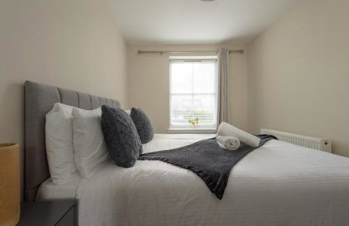 Modern Central 2 Bed Apartment with Parking - Foto 11