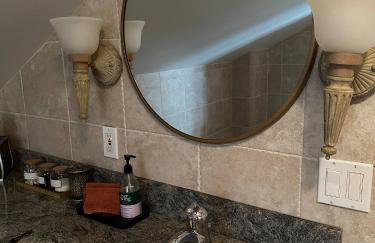 Historic Home near Stony Brook Village & Beach - Foto 29