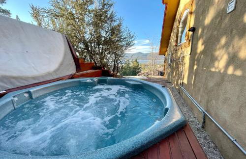 Big Bear Village View Haus is a large pet and kid friendly chalet with hot tub located a short walk to village - Foto 37