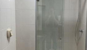 Espaçoso 1 d perto do mar com vaga - Foto 4