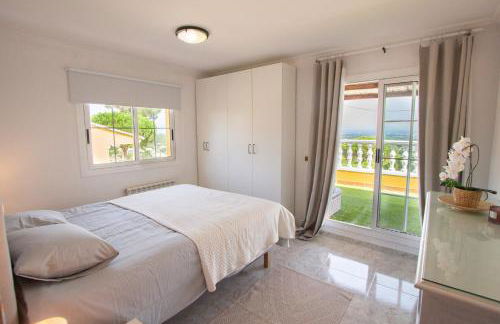 2 Private Abodes in One Magnificent Villa! - Foto 22