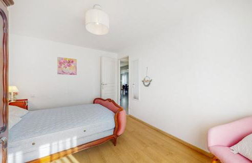 4 Bedroom Amazing Home In Sanilhac - Foto 16