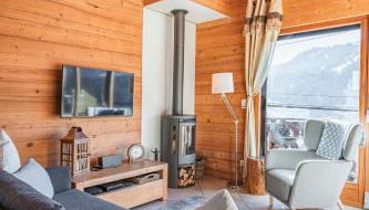 2 bed Chalet, sleeps 5 with shared pool - Morzine - Foto 3