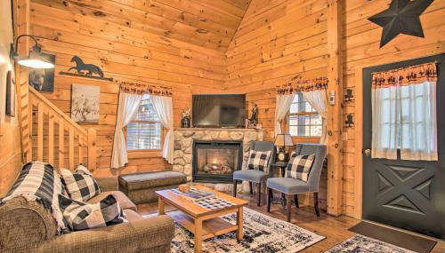 Rustic Rothbury Cabin with Resort Amenity Access! - Foto 4
