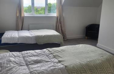 Bright & Spacious 3-Bed Rotherham Home Ideal for Families or Contractors - Foto 4