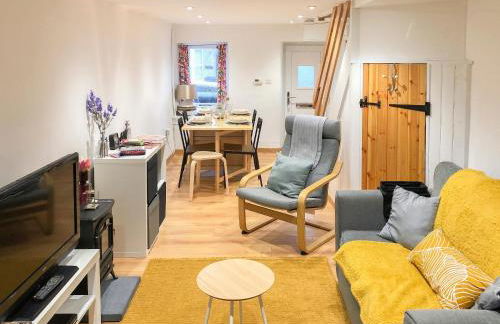 The Barnsdale - Photo 2