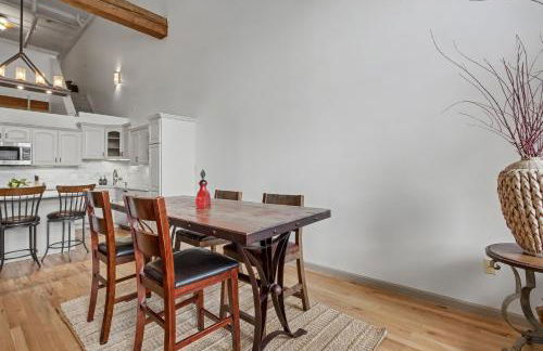 The Elevated Gallery - Historic Loft - Heart of Downtown - 98WalkScore - Foto 22